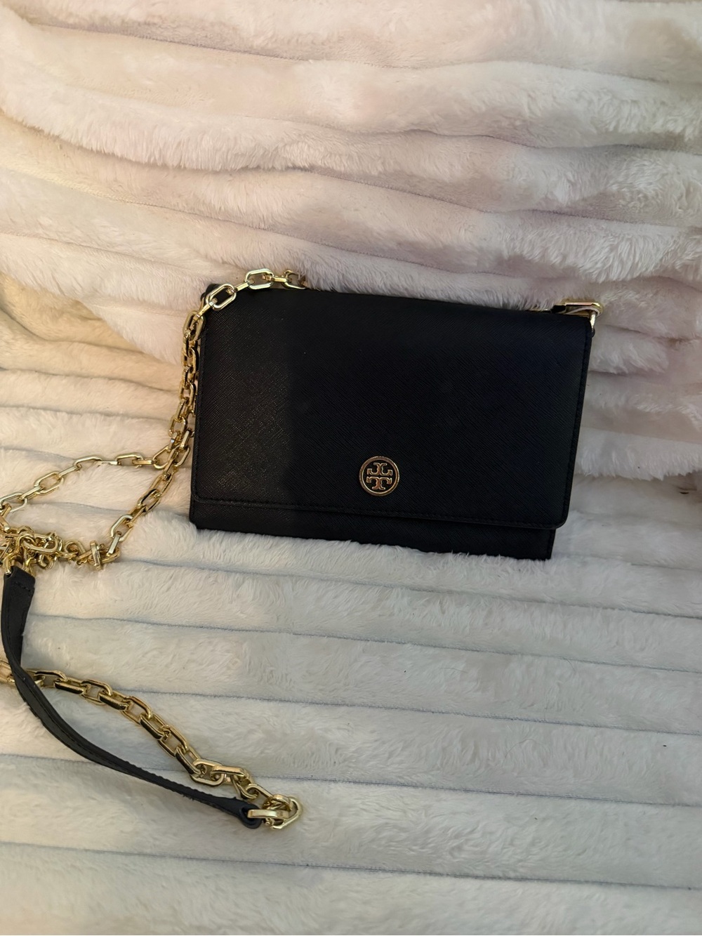 Tory Burch Robinson Wallet on a Chain